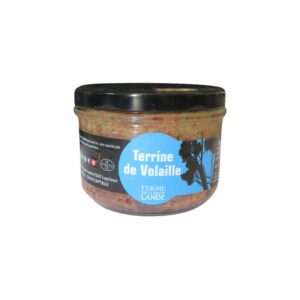 En choisissant notre terrine de volaille, vous optez pour un produit artisanal de qualité. Commandez dès aujourd'hui et découvrez le goût authentique de la tradition landaise. Offrez à vos plats une touche de terroir avec notre délicieuse terrine de volaille.